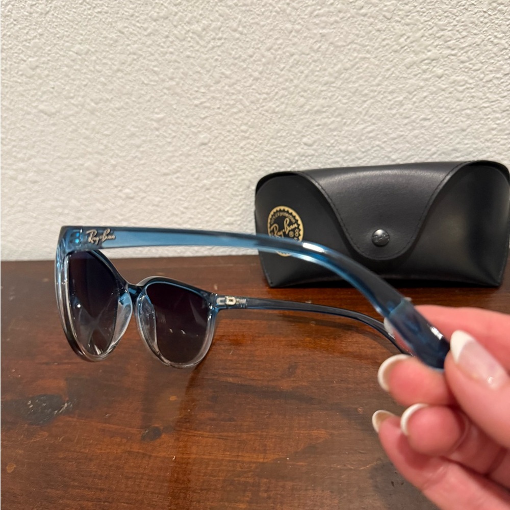 Ray-Ban sunnies, Caribbean blue frames, gray fade lenses. Case included - Picture 5 of 10